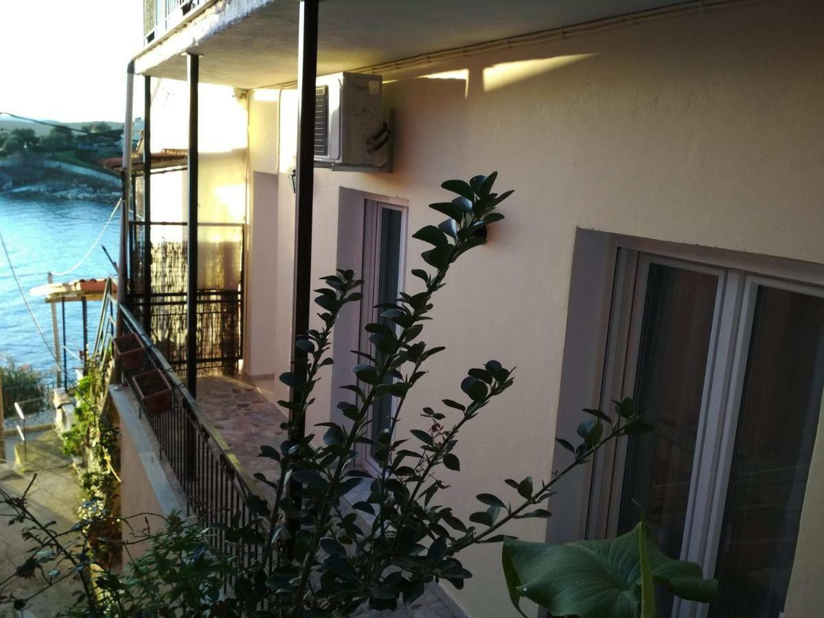 Bayside House Apartamento Kassiopi Exterior foto